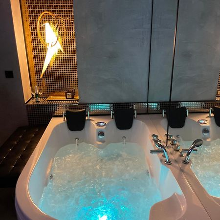 Apartament Z Jacuzzi W Sercu Krakowa Kültér fotó